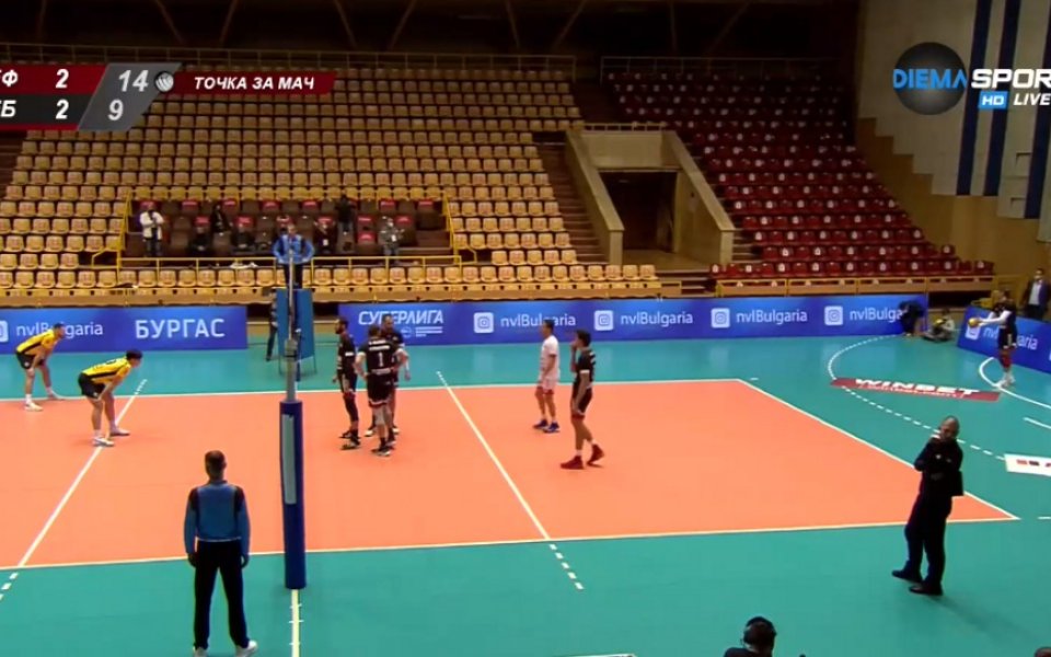 Нефтохимик 2010 Бургас победи Хебър (Пазарджик) с 3:2 (26:24, 25:20,