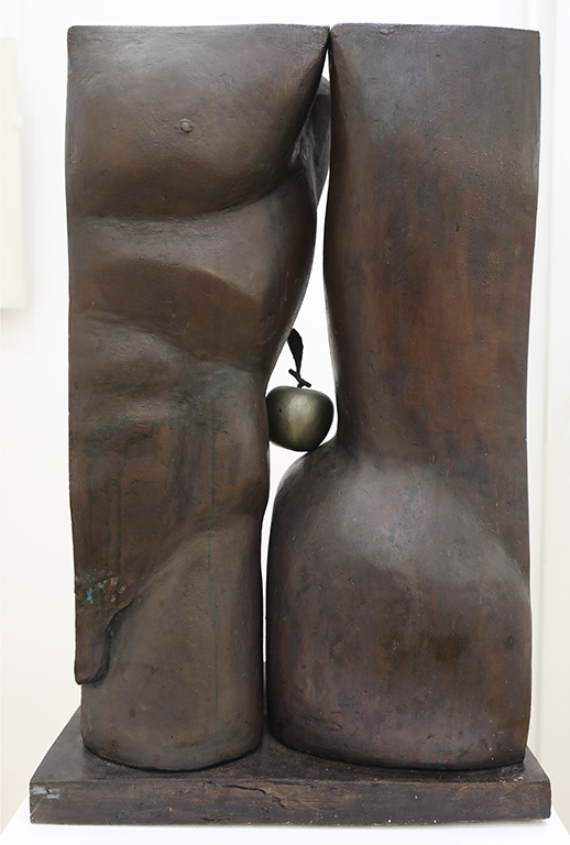 <p>Ябълка I, 1986, гипсова патина</p>