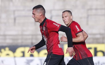 Българският футболист Наско Милев се отличи като вкара гол за
