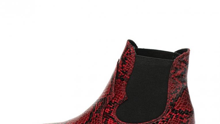  ЧЕРЕН ПЕТЪК: Зимни боти и палта на СТРАХОТНИ ЦЕНИ! 