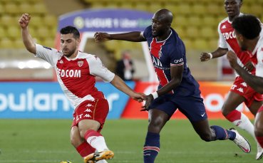 Отборите на Монако и ПСЖ играят при резултат 2 2 в сблъсък от