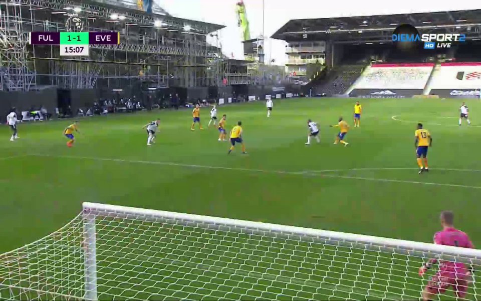 Боби Рийд изравни за Фулъм срещу Евертън в 15-ата минута.