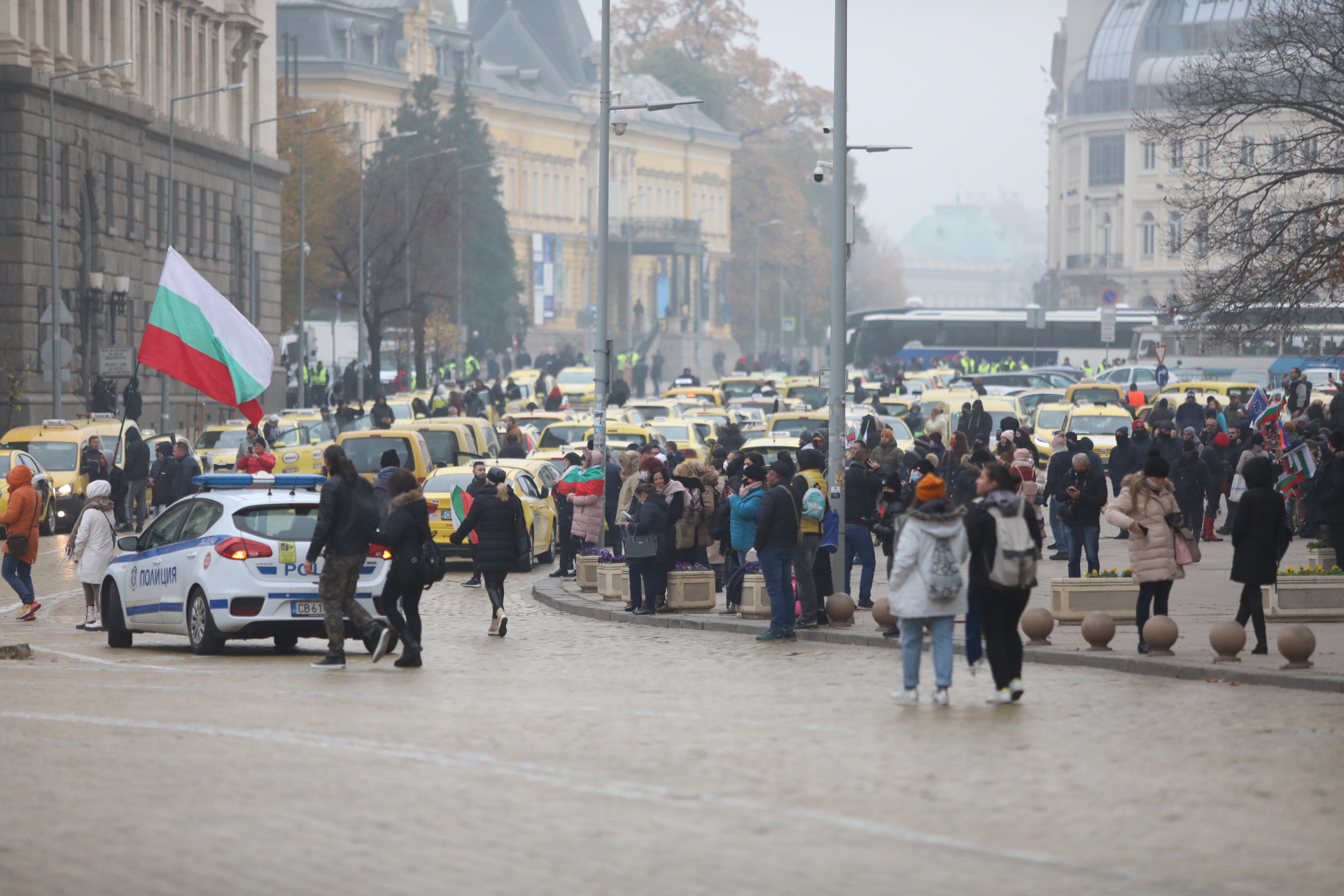 <p>Два протеста на жълтите павета днес</p>