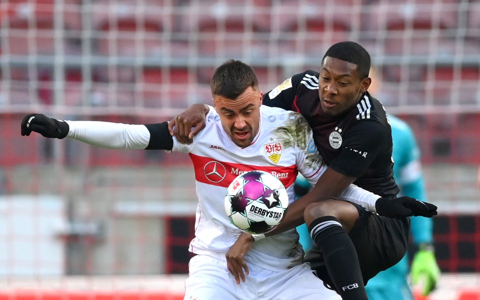 Отборите на Щутгарт и Байерн Мюнхен играят при резултат 1:2