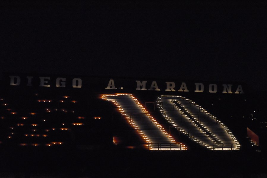 Светът тъгува за Марадона1