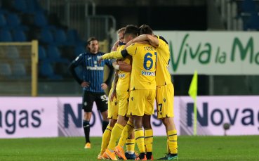 Верона победи с 2 0 като гост Аталанта в късния съботен