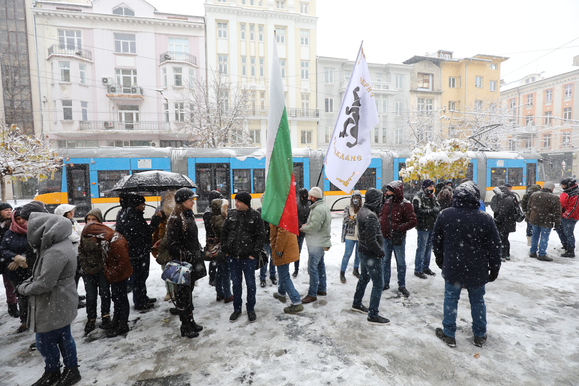 <p>В Софийския градски съда започна делото за заличаването на партия &quot;Възраждане&quot;. Процесът е искане на прокуратурата, която през лятото оповести, че открила нередности в учредяването на партията преди 6 години.</p>