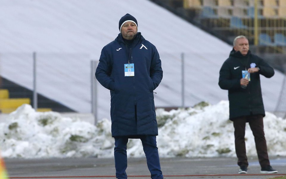 Сърбия може да открадне треньора на Левски Славиша Стоянович и
