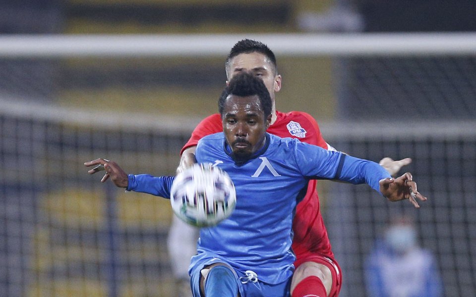 Крилото на Левски Насиру Мохамед продължава да лекува травма и