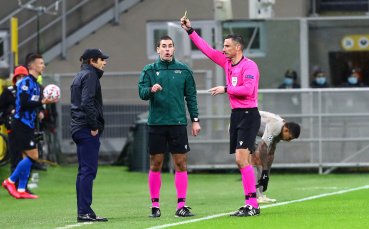 Треньорът на Интер Антонио Конте въобще не беше в настроение след като тимът