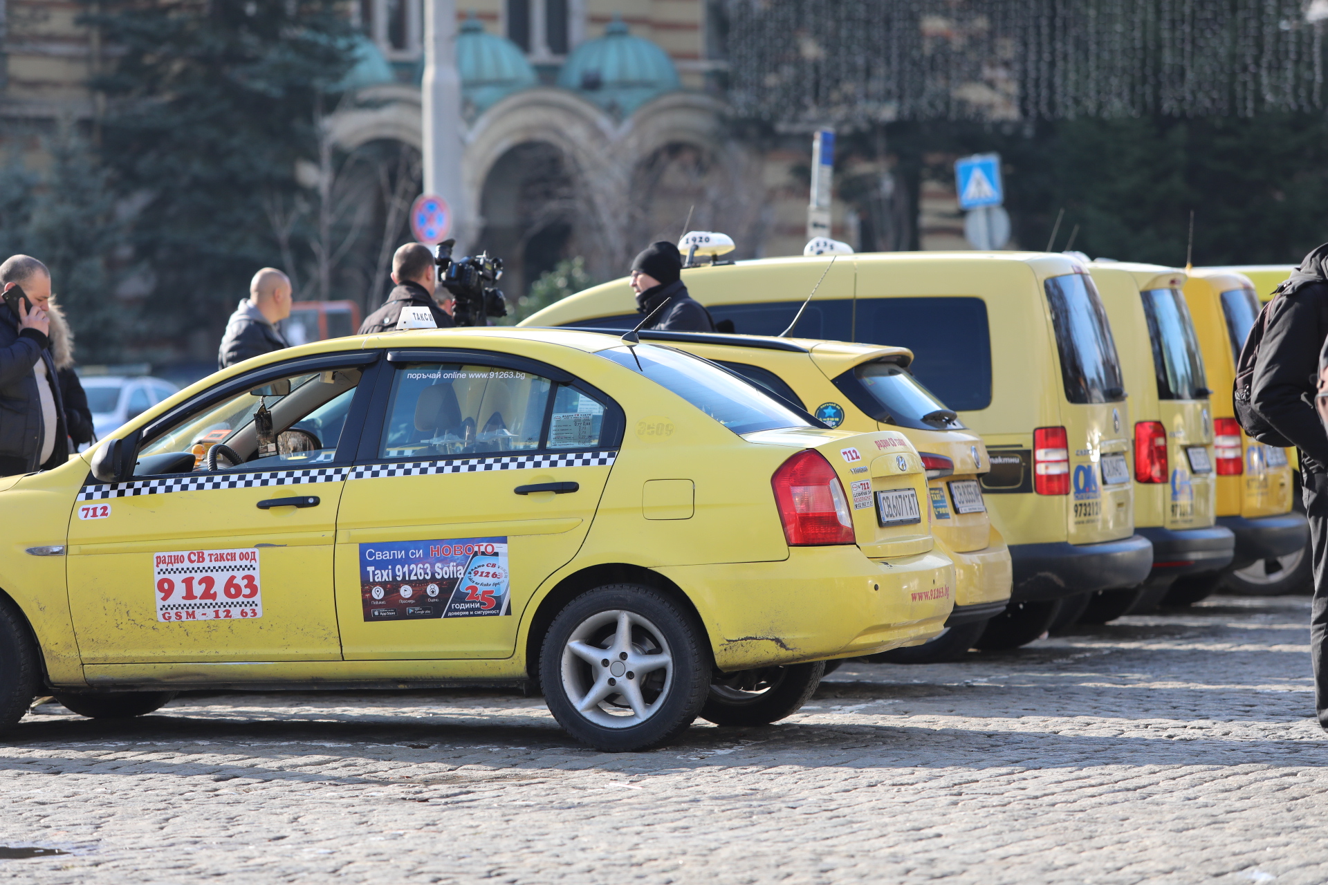 <p>Таксиметрови шофьори на протест, искат актуализация на цените</p>