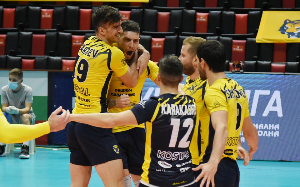 Хебър надделя над гостуващия Добруджа 07 с 3:0 (26:24, 25:18,