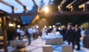 Скандални нарушения на мерките, фирмени партита в затворените заведения