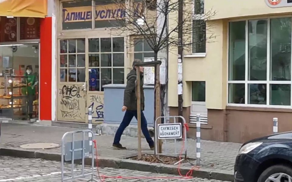 Емил Костадинов и Михаил Касабов бяха хванати от камерите на