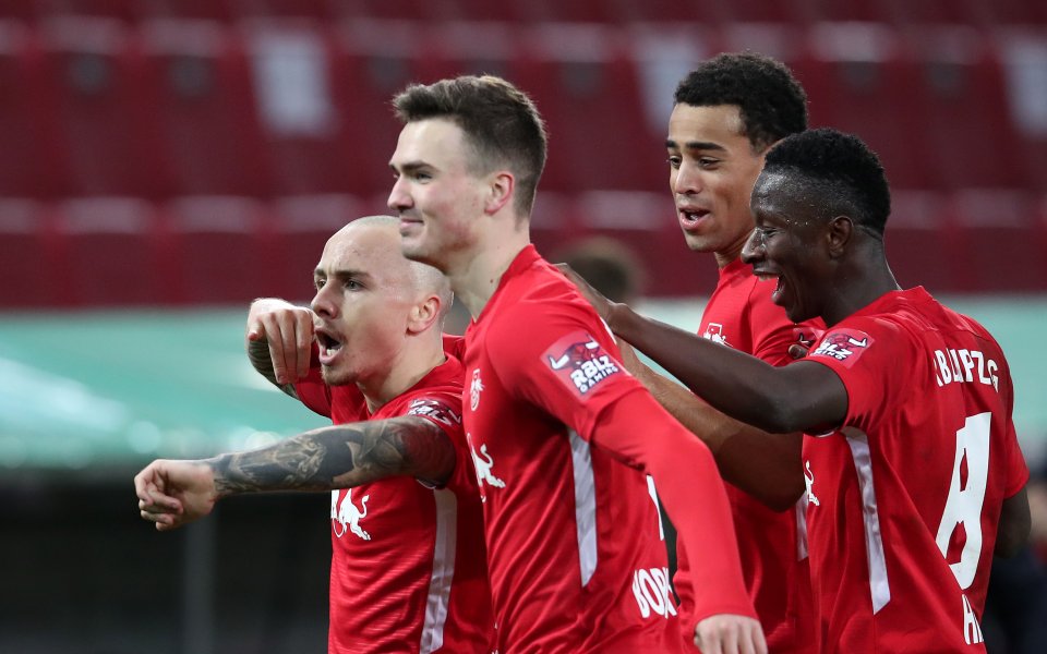 РБ Лайпциг победи като гост Аугсбург с 3:0 и се