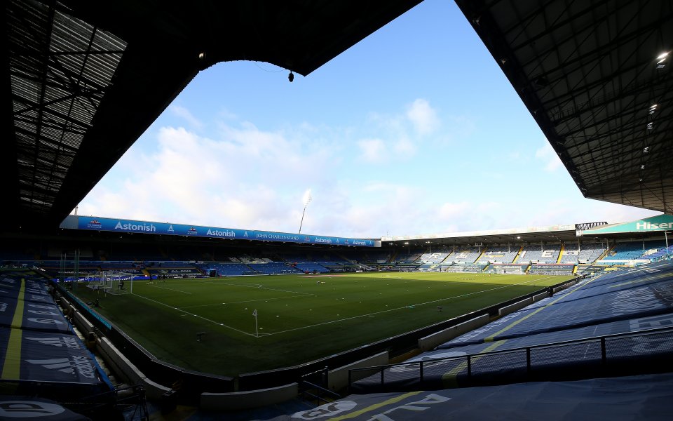 Лийдс излиза у дома срещу Бърнли в двубой от 15-ия