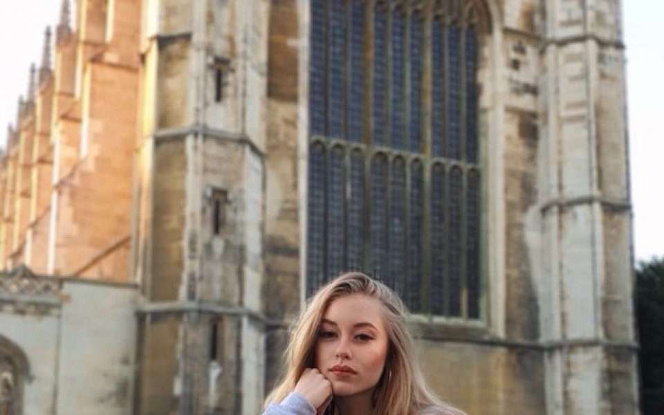 Централният защитник на ЦСКА Валентин Антов е в Дубай, където