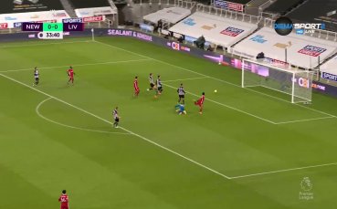 Нюкасъл и Ливърпул се оттеглиха на почивката при резултат 0 0