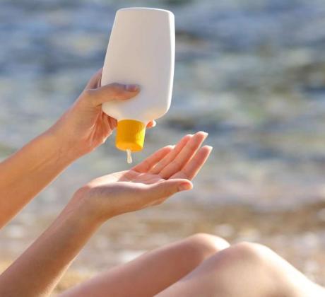 Всички вече добре знаем колко е важно да използваме слънцезащита