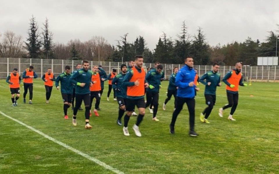 Черно море продължава зимната си подготовка с двуразови занимания. Първата