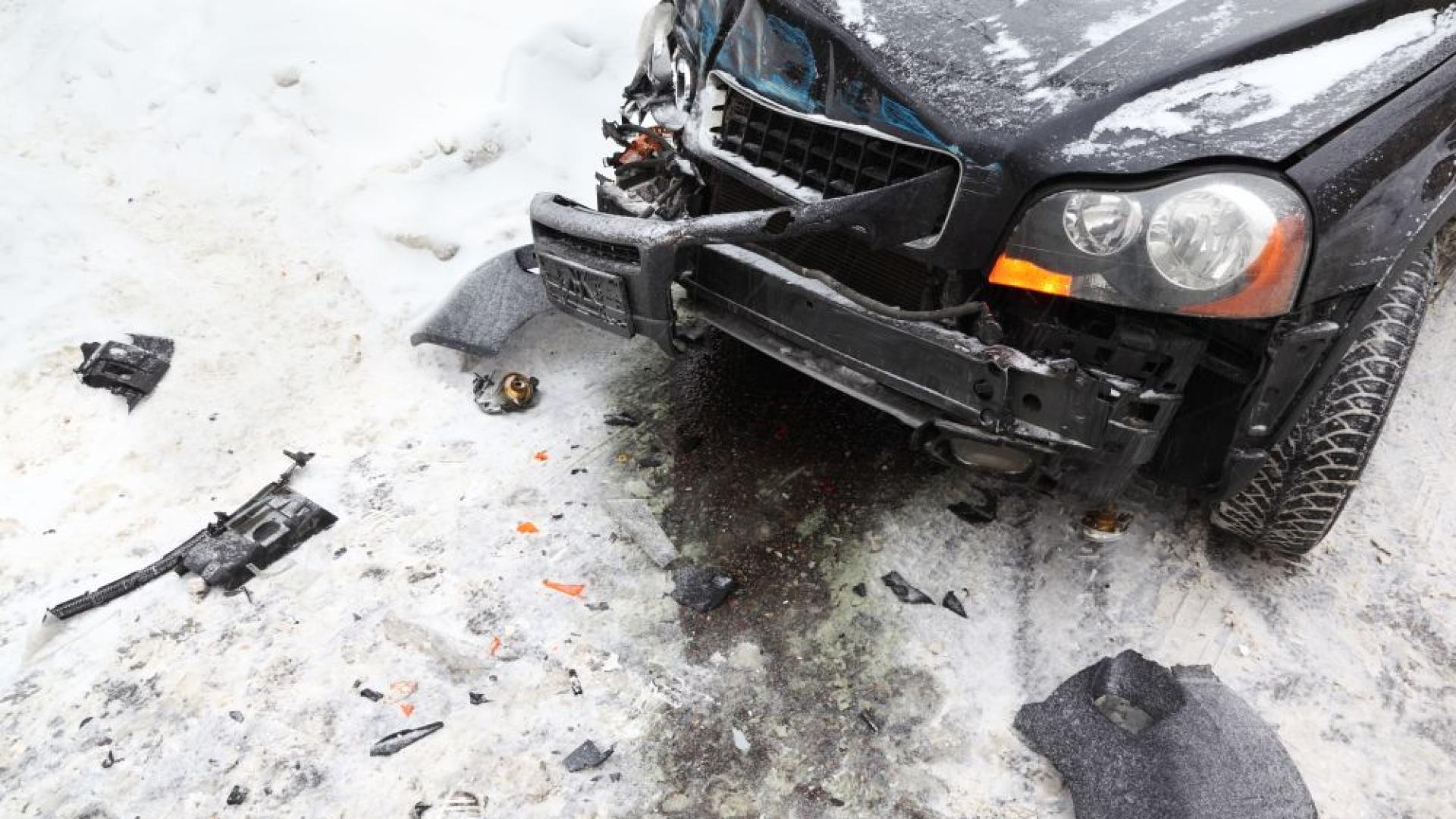 Една жена е загинала а други четирима души са ранени