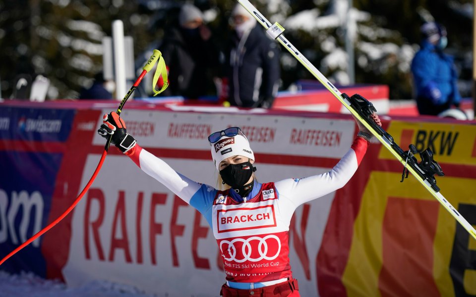 Лара Гут-Бехрами (Швейцария) записа своята втора поредна победа в супергигантски