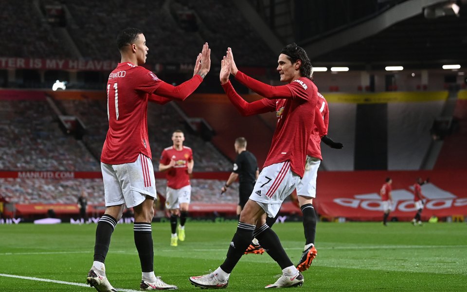 Отборите на Манчестър Юнайтед и Ливърпул играят при резултат 1:1