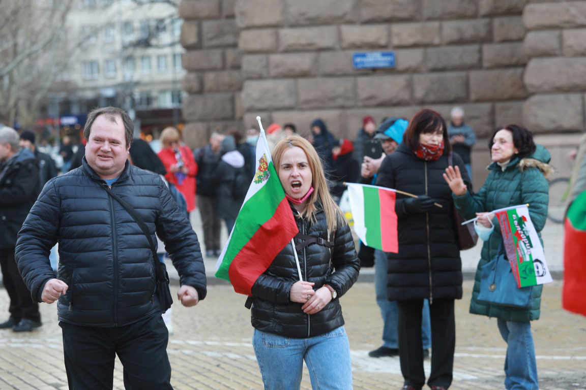 <p>200 дни протести в София срещу правителството и главния прокурор</p>