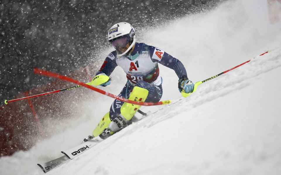 Най-добрият ни скиор-алпиец Алберт Попов има прекрасна възможност да се
