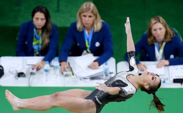 Италианската гимнастичка Елиса Менегини може да се похвали със сериозна