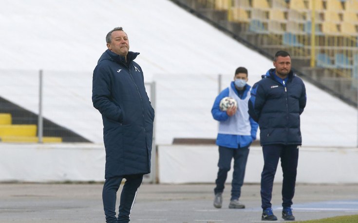 Стоянович попиля футболистите след контролата със Спортист