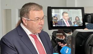<p>Министър Ангелов: Неразбираемо! Лични лекари препоръчват на пациенти да не се ваксинират</p>