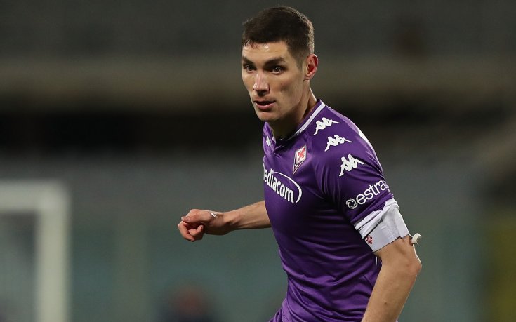 Ман Юнайтед ще спори с Ман Сити за защитник от Фиорентина