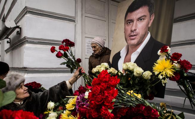 Хиляди руснаци почетоха паметта на Борис Немцов