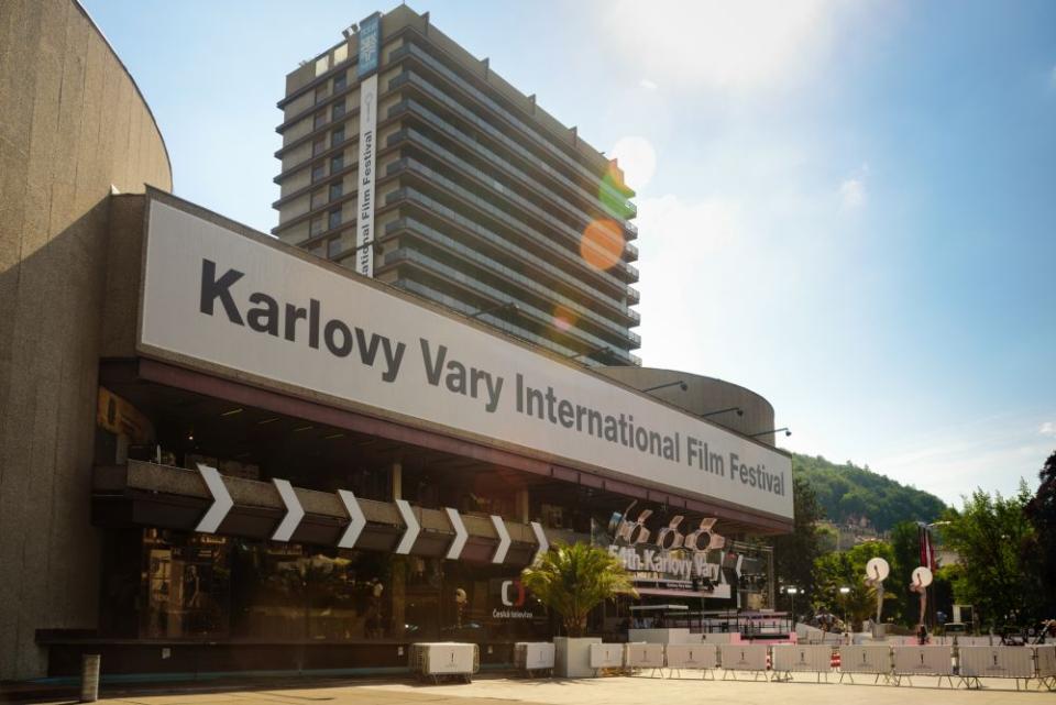 Кинофестивалът в Карлови Вари бе преместен от юли за края на август