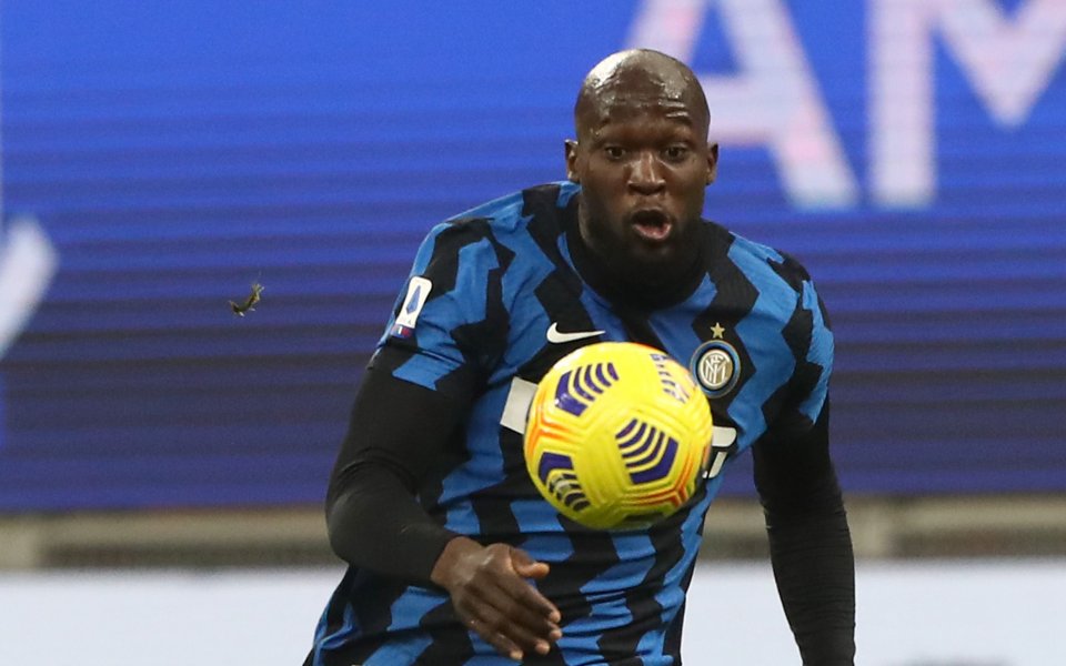 Нападателят на Интер Ромелу Лукаку ще е голямата трансферна цел