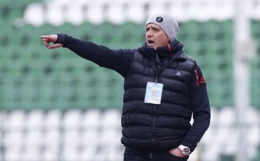 Наставникът на ЦСКА Бруно Акрапвоич изказа негодуванието си от съдийските