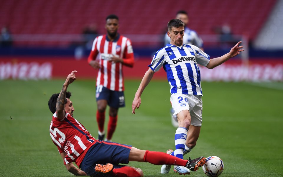 Лидерът Атлетико Мадрид и Алавес играят при 1:0 в мач