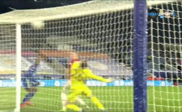 Келечи Ихеаначо заби втори гол за Лестър срещу Манчестър Юнайтед