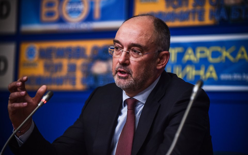 Един от приближените на Димитър Бербатов в битката за президентския