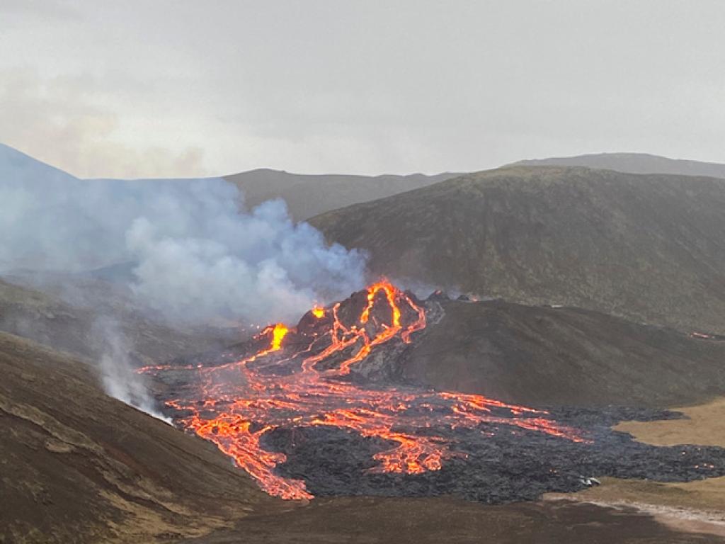 Исландия се готви за масивно вулканично изригване което може да