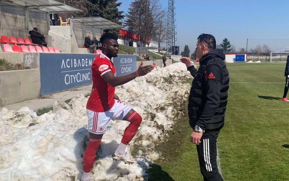 ЦСКА отстъпи на Литекс с 1:2 в контролна среща, играна