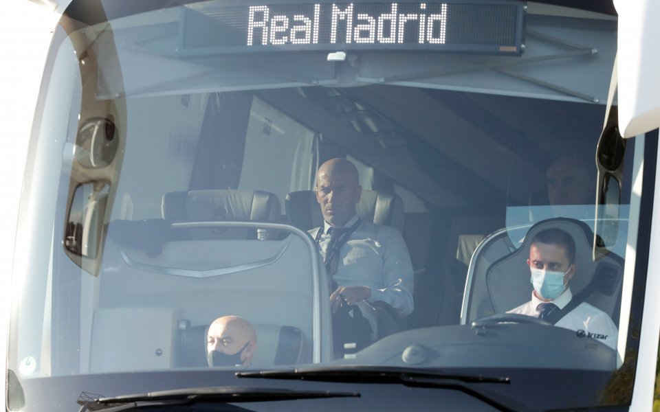 Наставникът на Реал Мадрид Зинедин Зидан говори на брифинг преди