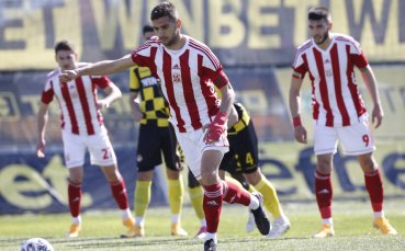 Феновете на ЦСКА 1948 избраха полузащитника Ивайло Чочев за Играч