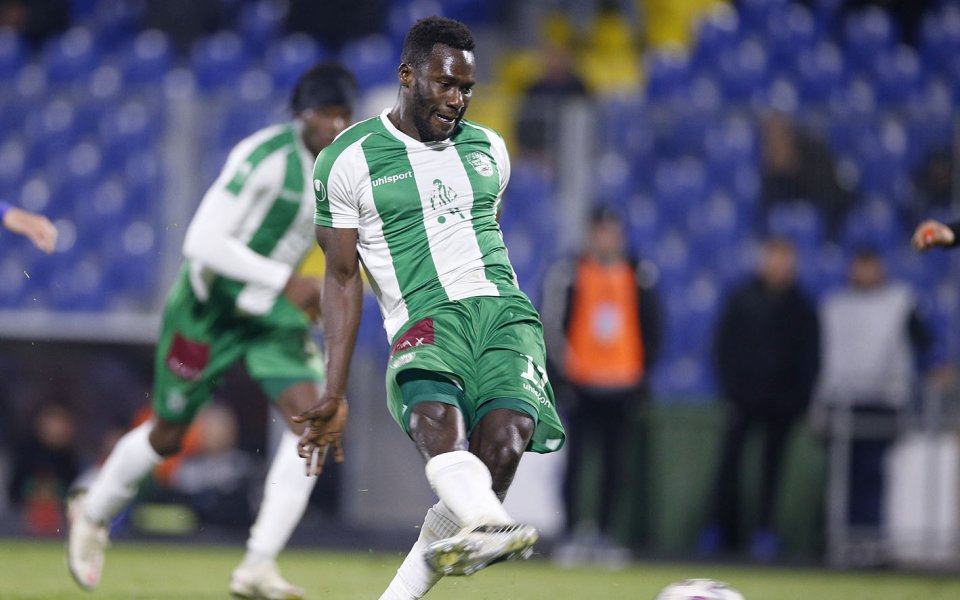 До този момент от старта на сезона 12 чужденци са