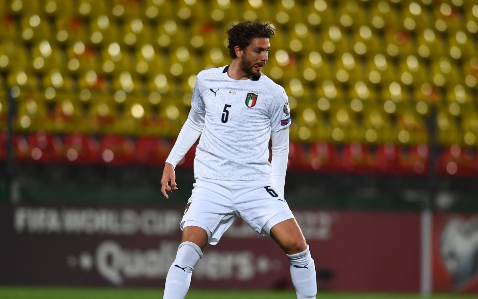 Арсенал се включи в битката за халфа на Сасуоло Мануел