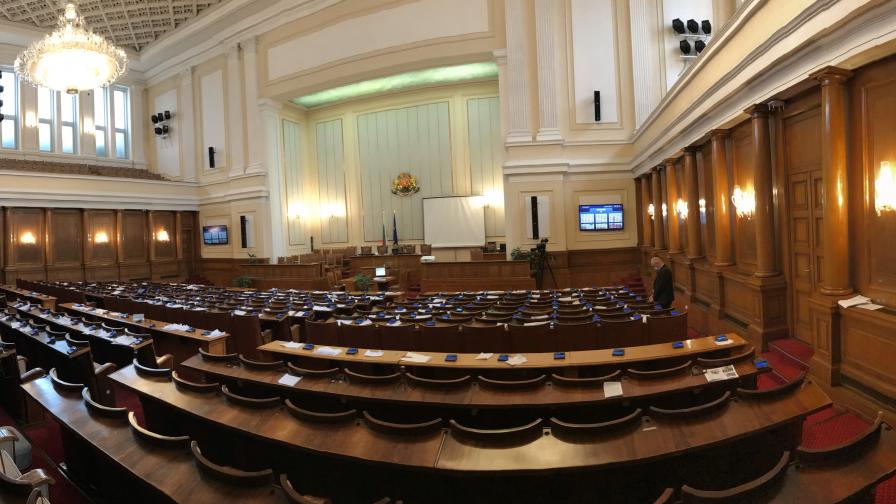 Спорове и предложение за 1400 лева депутатска заплата