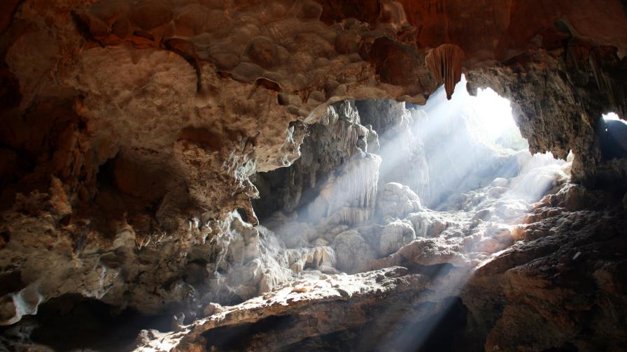 Тази пещера е първата, обитавана от хора