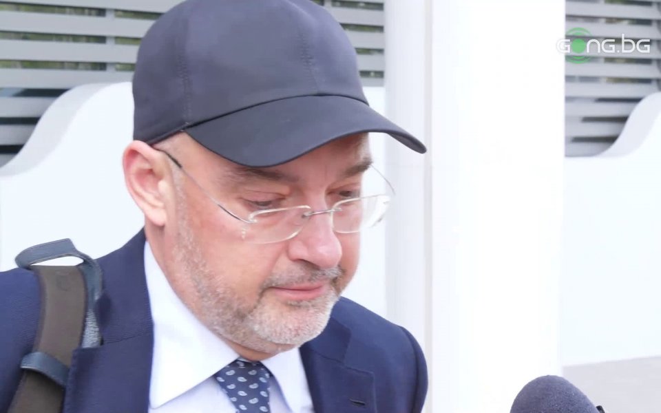 Членът на Изпълкома към БФС Петър Величков бе лаконичен след