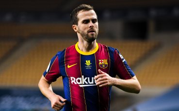 Футболистът на Барселона Миралем Пянич може изненадващо да се завърне